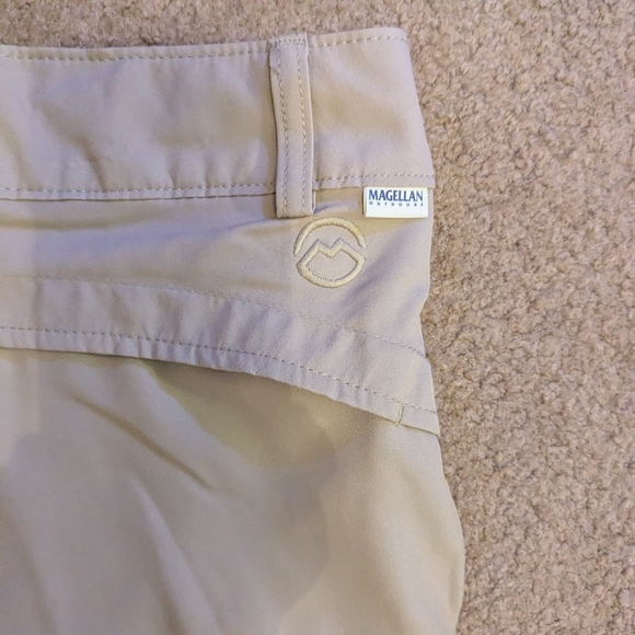 Magellan Outdoors Women's Hiking Shorts Khaki XS - Picture 9 of 9